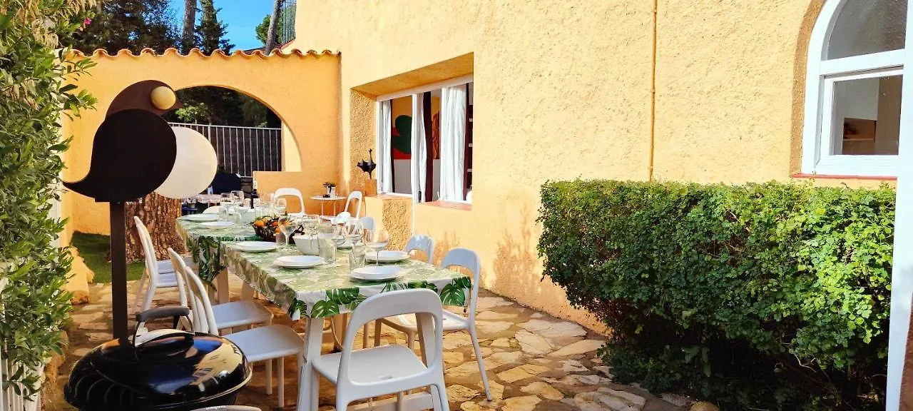 Vakantiehuis Casa Con Jardin A 30 Metros De La Playa. At. Villa Palamós Spanje